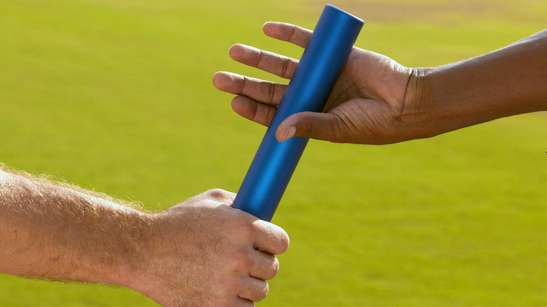 梅西第八次捧起金球奖 刷新历史纪录再创辉煌